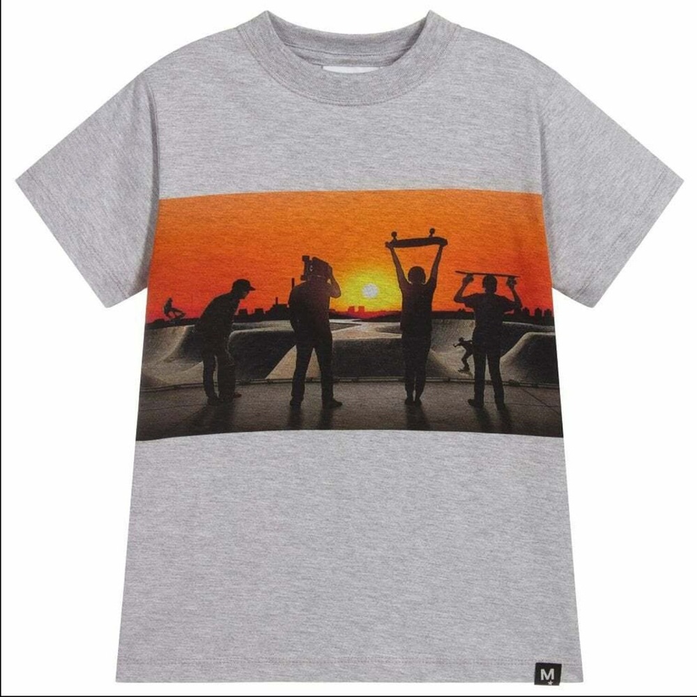 Molo Gray and Orange Skateboarders and Sunset Silhouette Tees